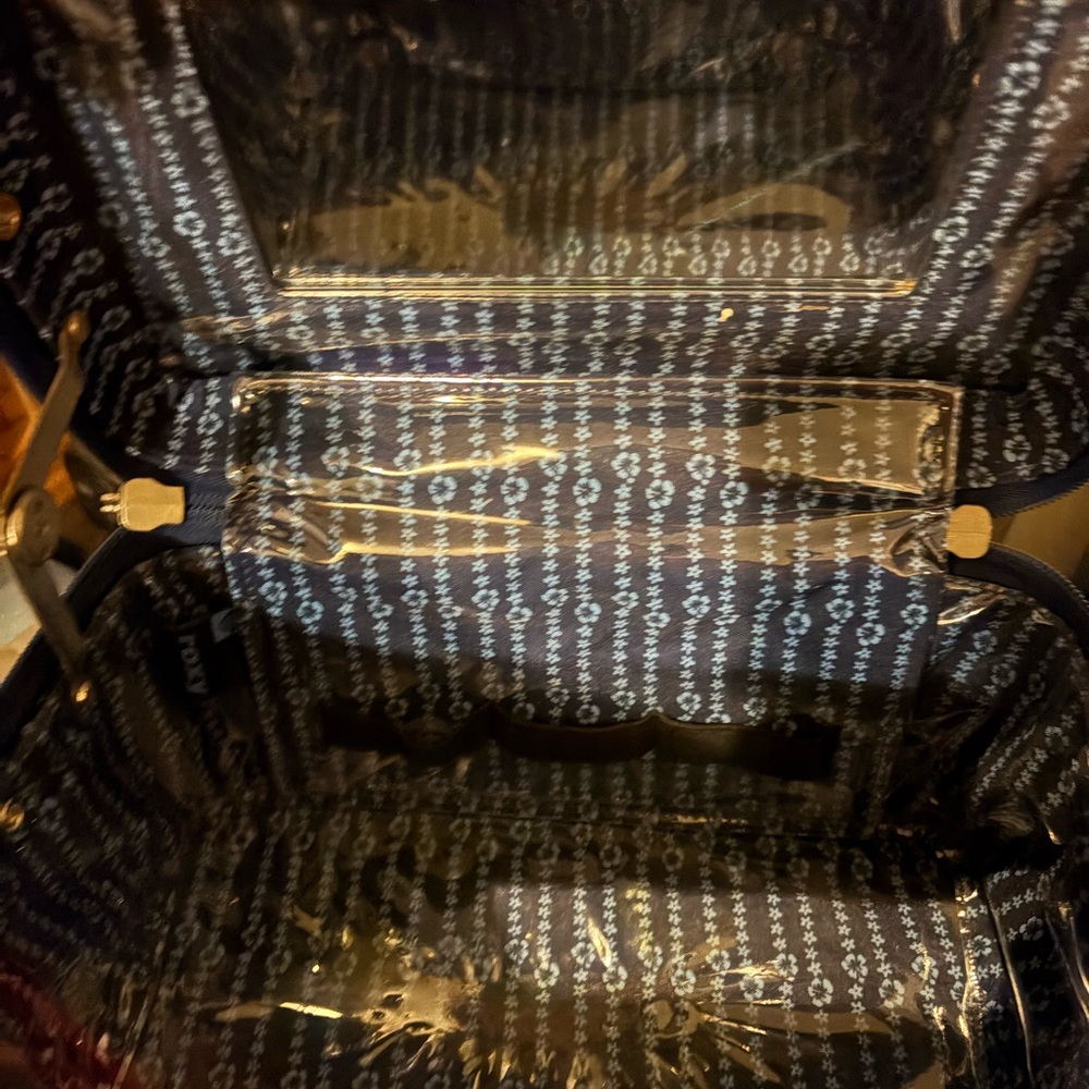 Roxy Tropical Blue and White Floral Train Case - Picture 2 of 2